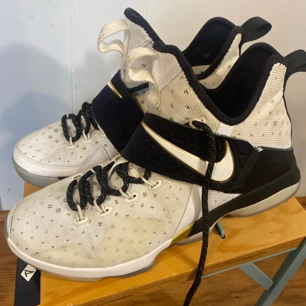 NIKE LEBRON XIV BHM MENS SIZE 9 - Picture 5 of 12